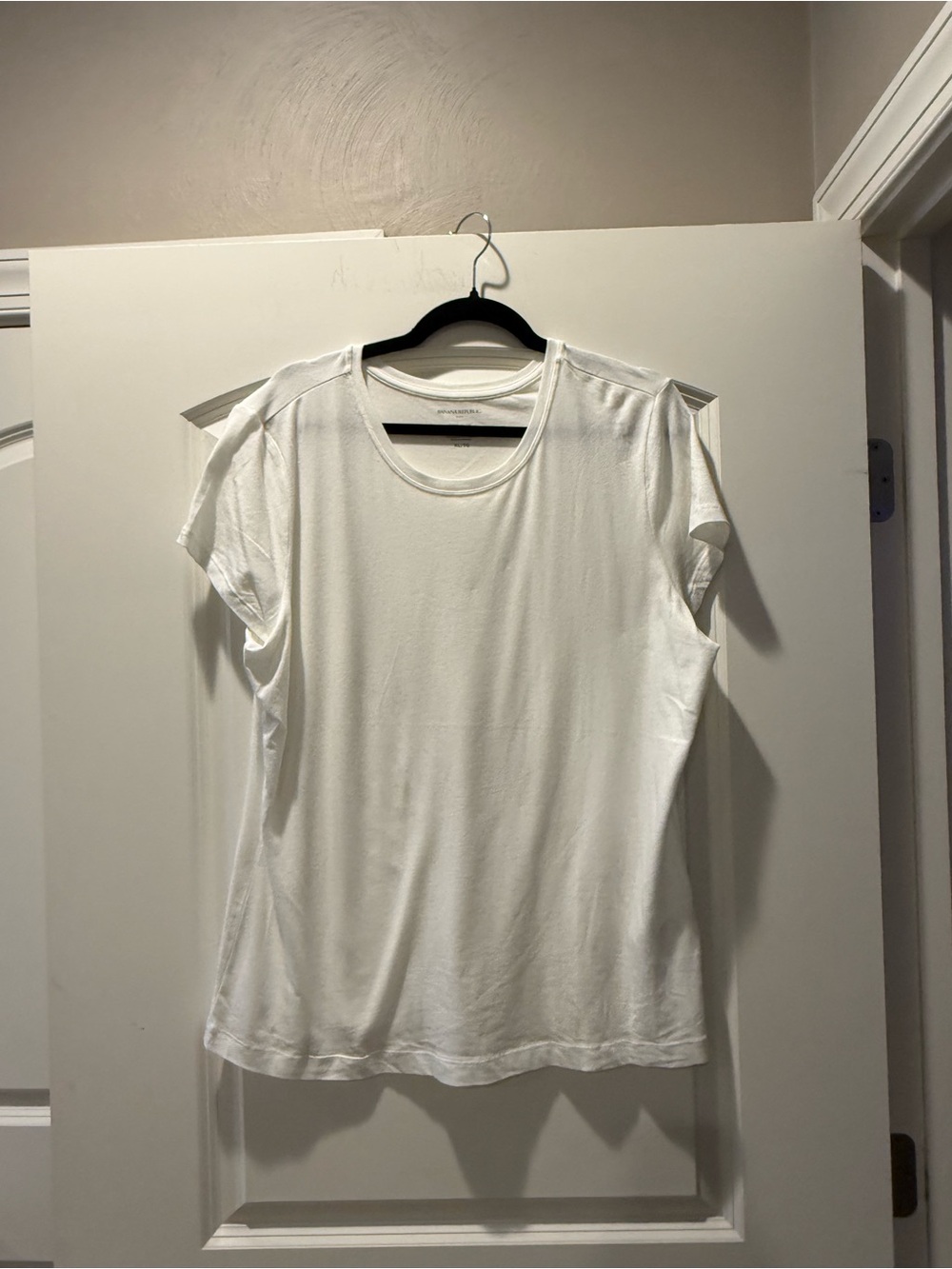 Banana Republic White Short-Sleeve Crewneck Tee